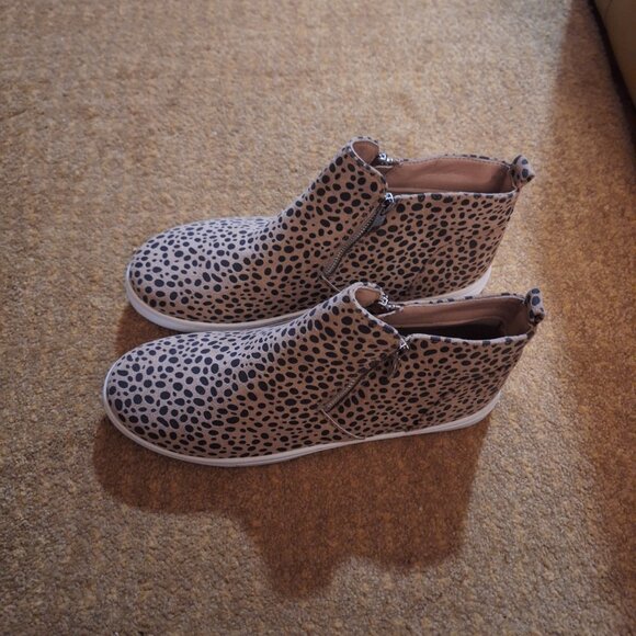 SPRING BOOTS.BRAND NEW. - Picture 2 of 3